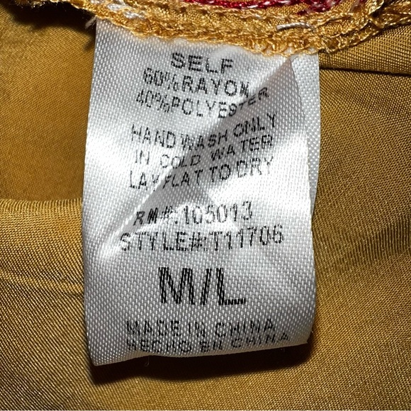 Savanna Jane Embroidered Top Size M/L - Picture 6 of 7